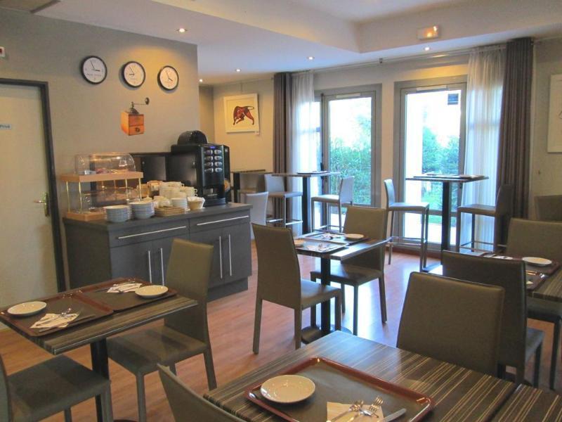 Hotel Ariane Istres Exterior foto