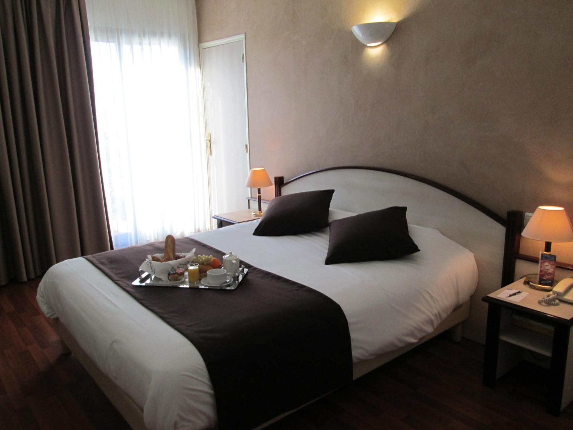 Hotel Ariane Istres Exterior foto